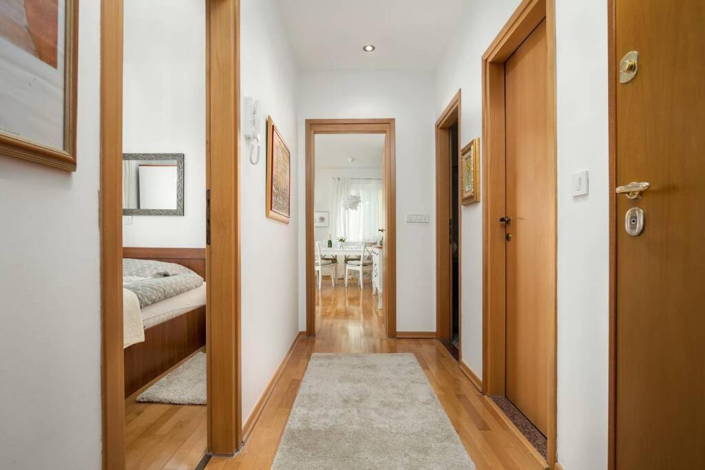 Duplex + Garage Lägenhet Rovinj Exteriör bild